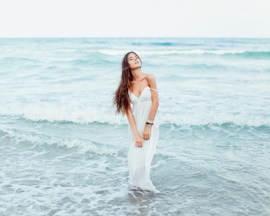 A Celebrities' Routine To Achieve A Youthful Skin